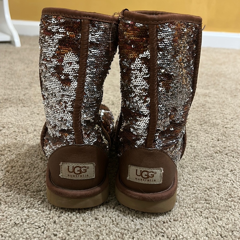 Double sided sequin uggs